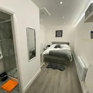 Beautiful 1-bed In London Uxbridge